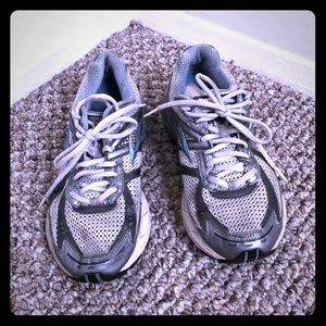 Brooks GTS Women's Running Sneakers 9.5